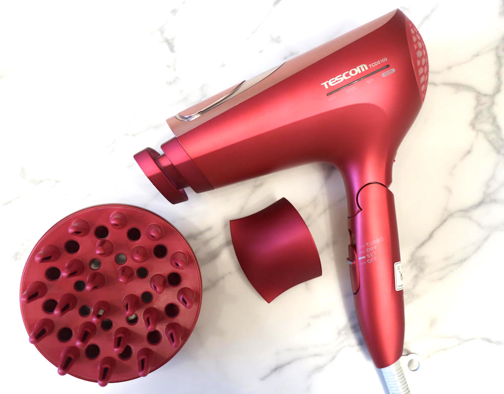 ウワサの「引き寄せドライヤー」CPNシーピーエヌ(Collagen,Platinum and Nano-sized mist「コラーゲンイオンヘアードライヤー」