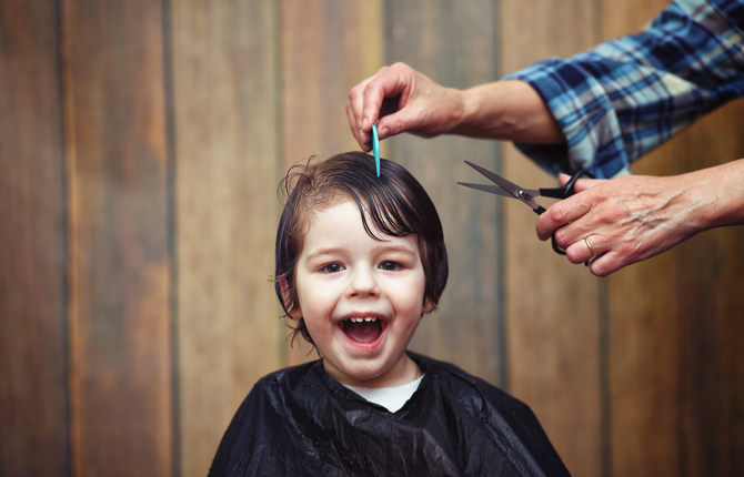 自宅で簡単 失敗しない子どものヘアカット方法って バリカンを使った時短カットのコツを美容師に聞いてみた 美容 キッチン家電のテスコム