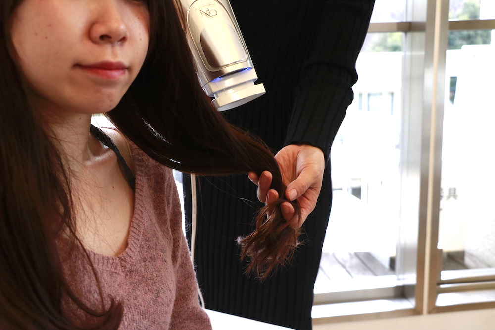 ＜薄毛に効果的な髪の乾かし方＞頭皮の乾かしすぎに注意。頭皮全体をまんべんなく乾かすのがポイント